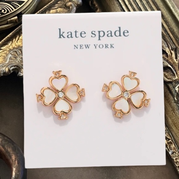 KATE SPADE • Legacy Logo Pearl Spade Flower Stud Earrings - Picture 6 of 6